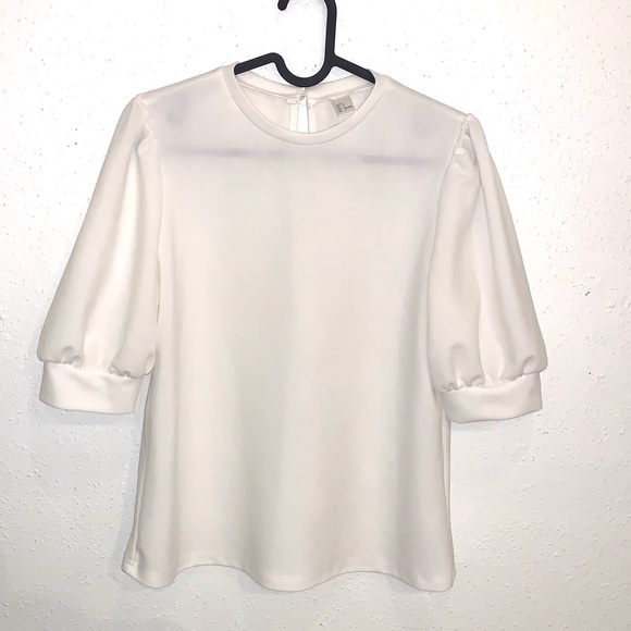 H&M Tops - Cute women shirt